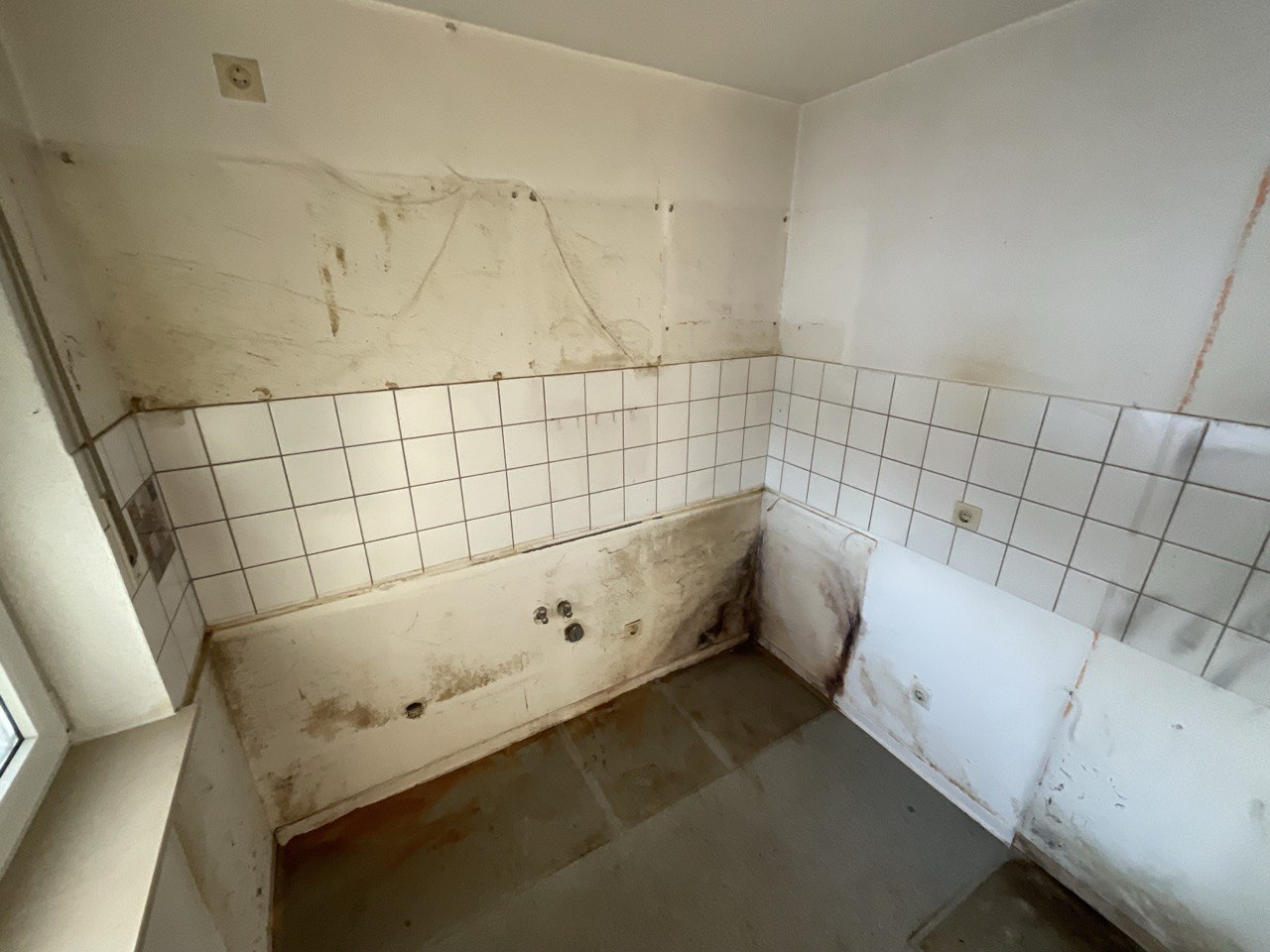 Vorher - Schimmelpilzsanierung in Detmold